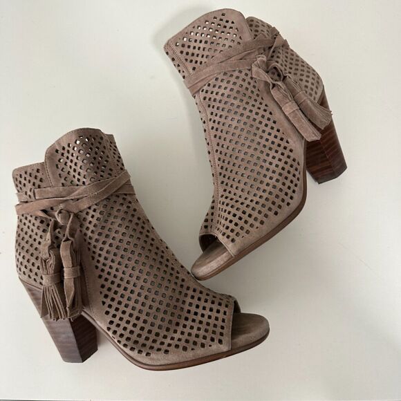 Vince Camuto Kamey Tan Taupe Suede Laser Cut Open Toe Tie Tassel Zip Booties 5.5 - Picture 5 of 12